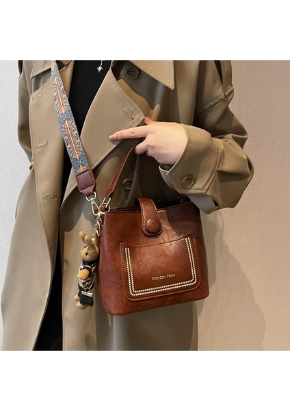 Kadınlar Için Moda Trendi Deri Tote Çanta 2024 Kadın Basit Büyük Yüksek Kapasiteli Vintage Omuz Kova Çanta El Çantaları ve Çantalar (Yurt Dışından) fiyatları