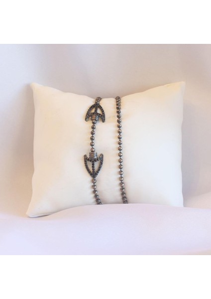 Çapraz Ok Figürlü Siyah Zirkon Taşlı Gümüş Erkek Bileklik fiyatları