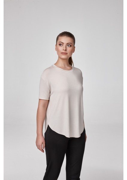 Kadın Kısa Kollu Sıfır Yaka Bluz - T-Shırt