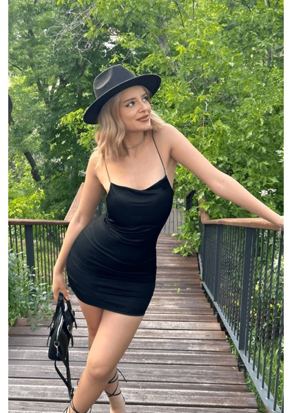 Kadın Siyah Ince Askılı Basic Şık Mini Şık Elbise