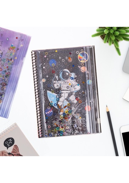 Astronot Simli ve Sulu Kapaklı Kalem Kutulu A5 Defter