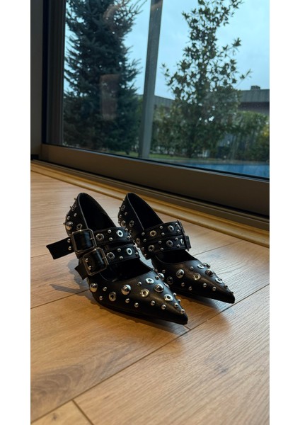 Metalik Süslemeli Topuklu Ayakkabı Siyah