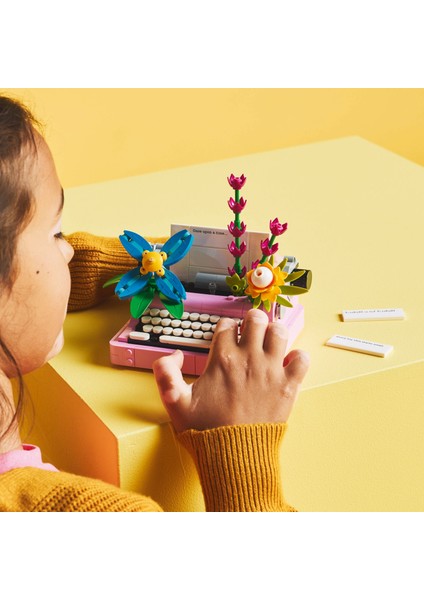® Creator 3’ü 1 Arada Çiçekli Daktilo 31169 - 8 Yaş & Üzeri Çocuklar için Yaratıcı Oyuncak Yapım Seti (363 Parça)