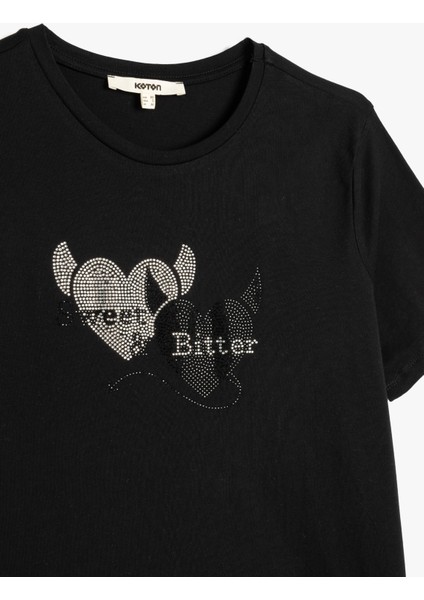 Pamuklu Bisiklet Yaka Kısa Kollu Kalp Detaylı Taşlı Tişört modelleri