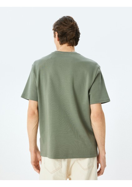 Bisiklet Yaka Slogan Işlemeli Kısa Kollu Tişört fırsatları