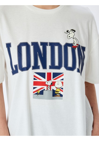 Snoopy Lisanslı Arkası Baskılı Kısa Kollu Oversize Tişört