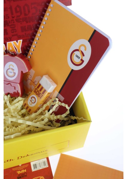 DEKOMUS ÖZEL KUTULU LİSANSLI GALATASARAY FULL + FULL PREMIUM OKUL VE KIRTASİYE SETİ