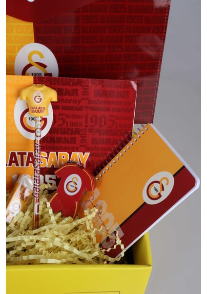 DEKOMUS İLE ÖZEL KUTULU YENİ SEZON LİSANSLI GALATASARAY FULL KIRTASİYE SETİ