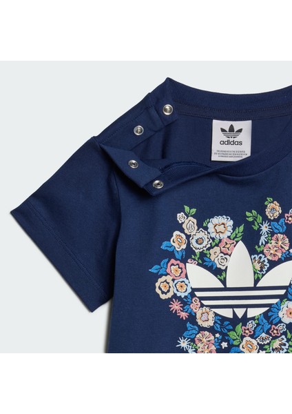 Originals JC8012 Adidas Originals x Liberty London Shorts And Tee Set Kids fiyatları