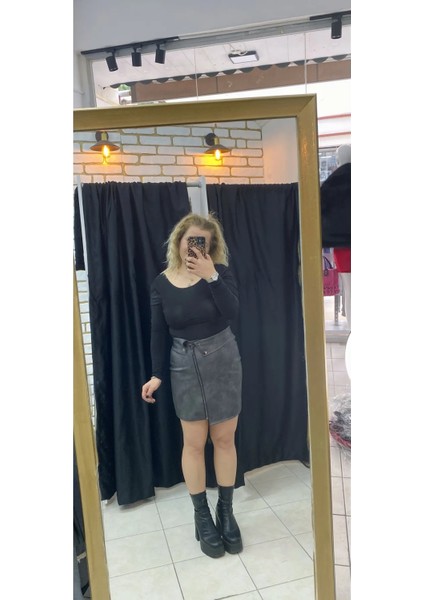 Deri Gri Önden Fermuarlı Etek