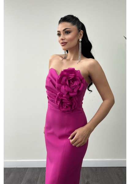 Atlas Kumaş Gül Detaylı Straplez Kalem Elbise - Fuşya fırsatları
