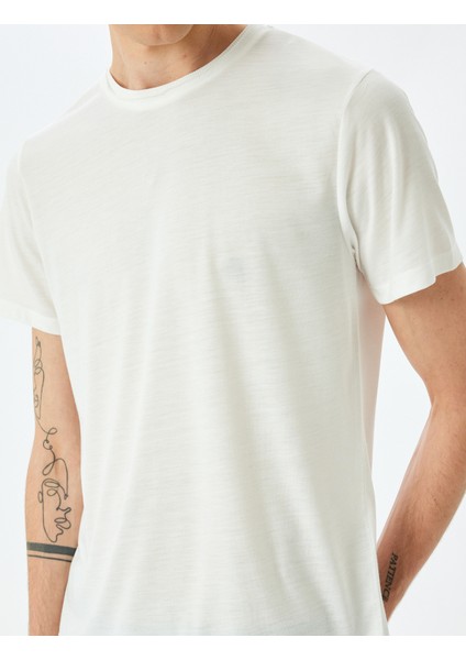 Bisiklet Yaka Kısa Kollu Viskon Karışımlı Basic Slim Fit Tişört