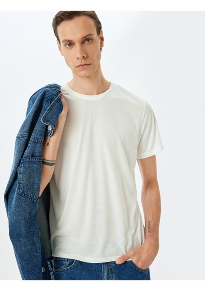 Bisiklet Yaka Kısa Kollu Viskon Karışımlı Basic Slim Fit Tişört fiyatları