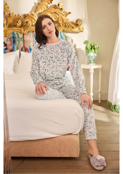 Aydoğan Kadın Uzun Kollu Wellsoft Peluş Pijama Takımı Kalp Benek Desenli