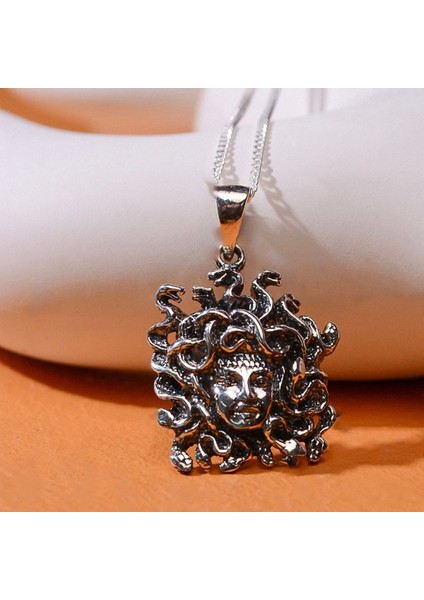Gümüş Medusa Kolye 925 Ayar Gümüş Medusa Figürlü Unisex Kolye