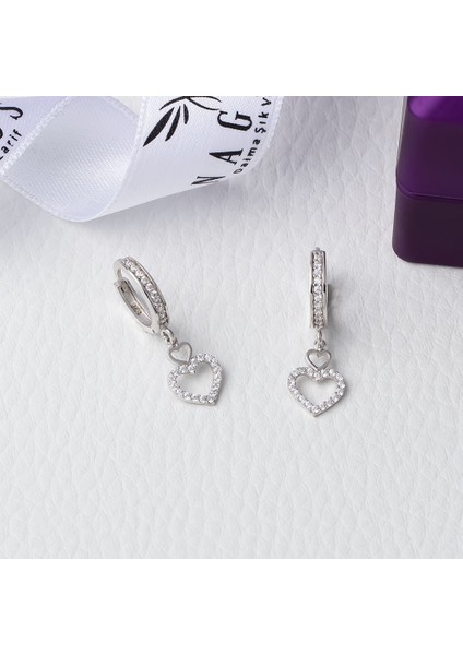 Kalp Model Zirkon Taşlı 925 Ayar Gümüş Kadın Küpe modelleri