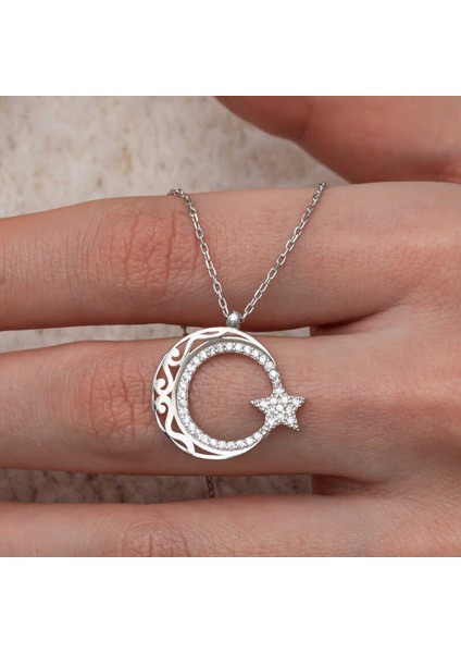 Gümüş Desenli Ay Yıldız Kadın Kolye
