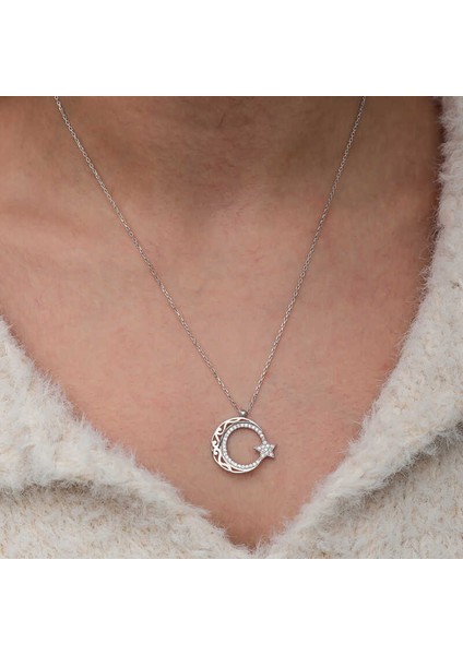 Gümüş Desenli Ay Yıldız Kadın Kolye modelleri