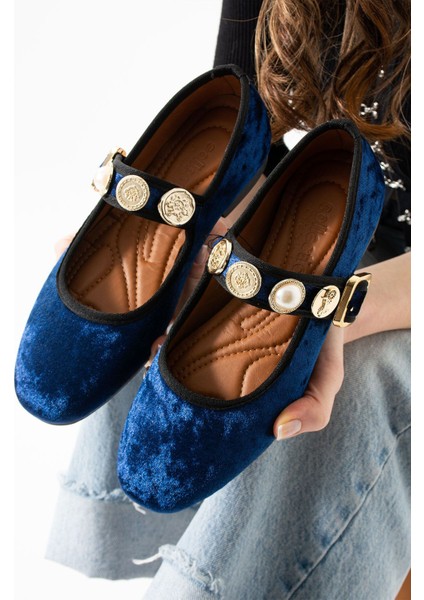 Murfy Kadife Aksesuar Detaylı Düz Taban Günlük Kadın Babet fırsatları