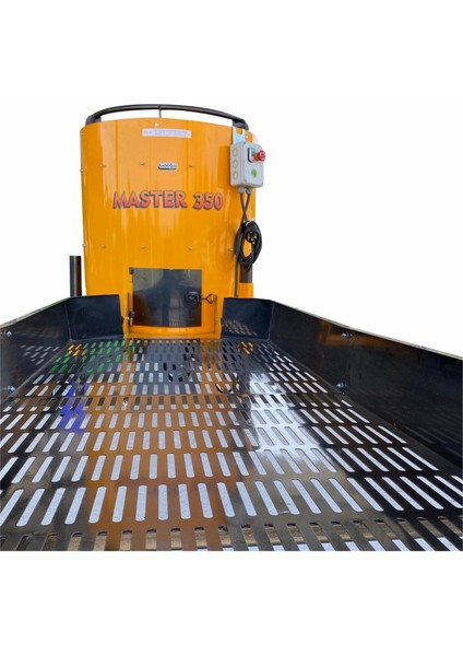 Rendeli Tip Sehpalı Ceviz Soyma Makinası MASTER350S