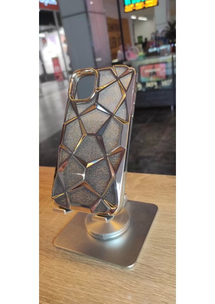 Apple iPhone 15 Uyumlu Taşlı Baklava Desenli Karbon Kapak Hologramlı Darbe Korumalı Kılıf modelleri