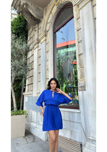 Saks Yaka Detaylı Kloş Elbise