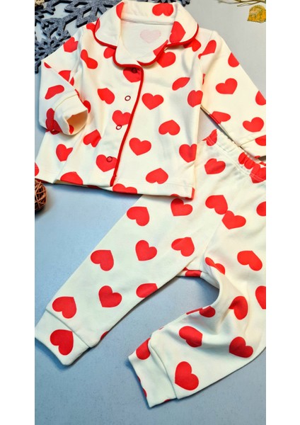 Kız Bebek Kalpli Düğmeli Yakalı Pijama Takımı