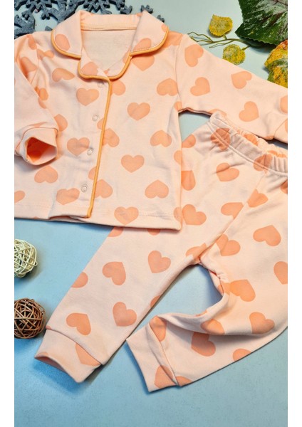 Kız Bebek Kalpli Düğmeli Yakalı Pijama Takımı
