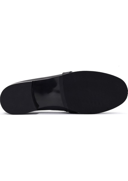 Kadın Siyah Tokalı Deri Maskülen Loafer 25SFD182418