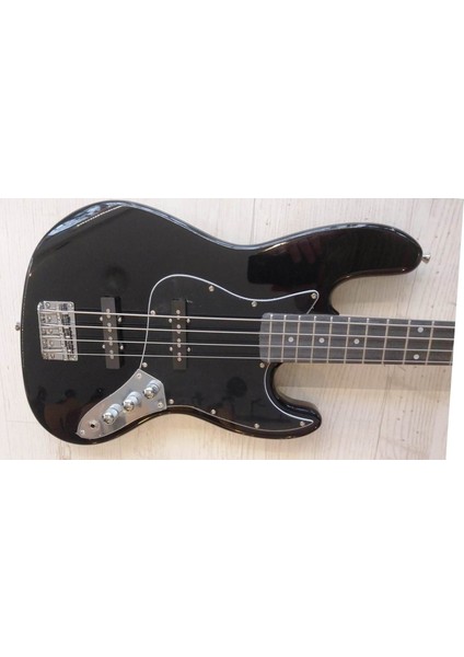 Siyah Jazz Bas Gitar