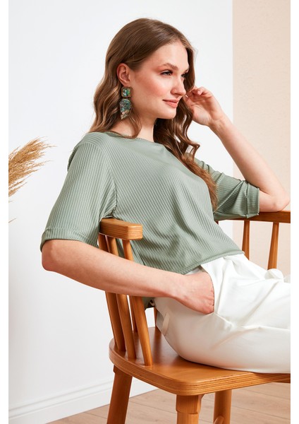 Oversize Bisiklet Yaka Yırtmaç Detaylı Bluz Bayan Bluz 5869000
