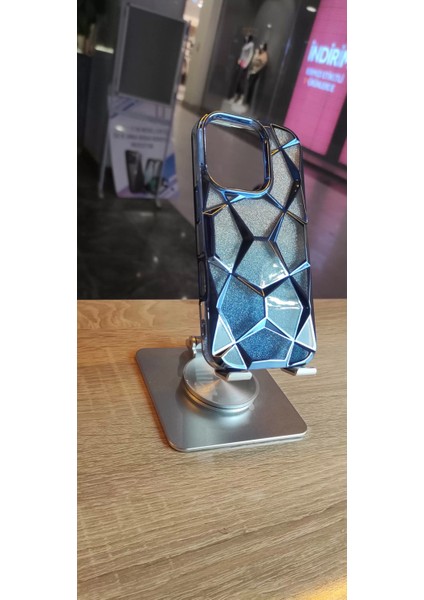 Apple iPhone 16 Pro Uyumlu Taşlı Baklava Desenli Karbon Kapak Hologramlı Darbe Korumalı Kılıf fiyatları