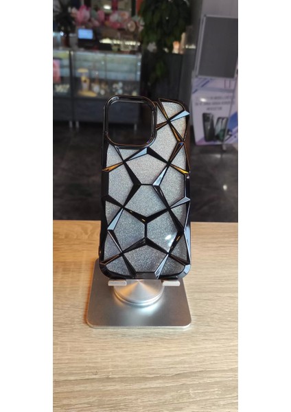 Apple iPhone 16 Pro Max Uyumlu Taşlı Baklava Desenli Karbon Kapak Hologramlı Darbe Korumalı Kılıf fırsatları