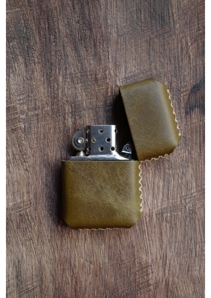 Hakiki Deri Kılıflı Zippo Benzinli Çakmak ,tamamen El Işi Üretim Olive Renkli