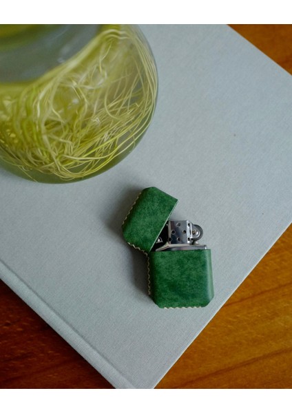 Hakiki Deri Kılıflı Zippo Benzinli Çakmak ,tamamen El Işi Üretim Yeşil Renkli indirimleri