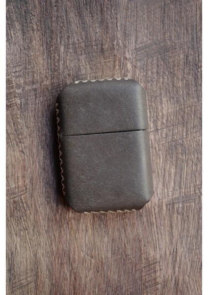 Hakiki Deri Kılıflı Zippo Benzinli Çakmak ,tamamen El Işi Üretim Kırmızı Renkli modelleri
