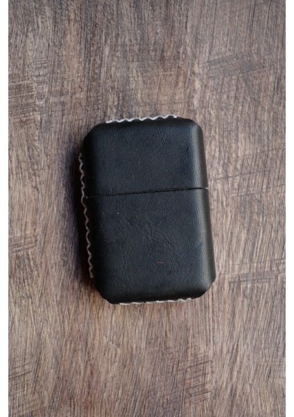 Hakiki Deri Kılıflı Zippo Benzinli Çakmak ,tamamen El Işi Üretim Siyah Renkli modelleri