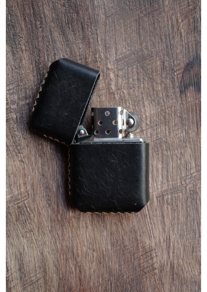 Hakiki Deri Kılıflı Zippo Benzinli Çakmak ,tamamen El Işi Üretim Su Yeşili Renkli