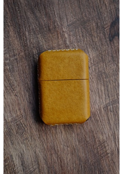 Hakiki Deri Kılıflı Zippo Benzinli Çakmak ,tamamen El Işi Üretim Sarı Renkli