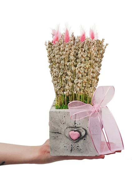 Naturel Lavanta Kuru Çiçek Tasarımı Pembe Kalpli Beton Saksıda & Yapay Cicek Saksi