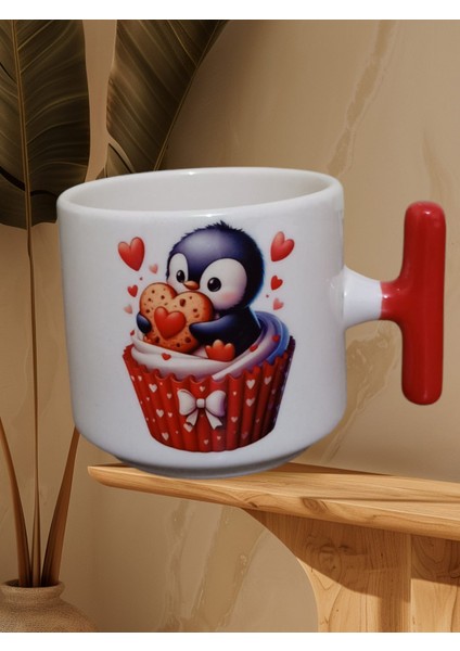 Sevimli Kalpli Penguen Çift Taraf Baskılı Kupa Bardak (Kırmızı T)