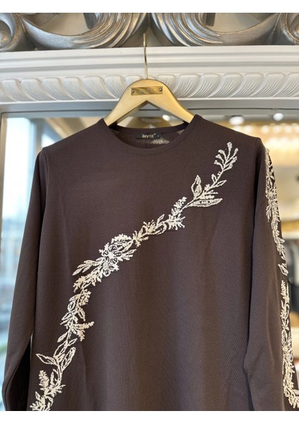 6848 Işlemeli Kahverengi Triko Elbise