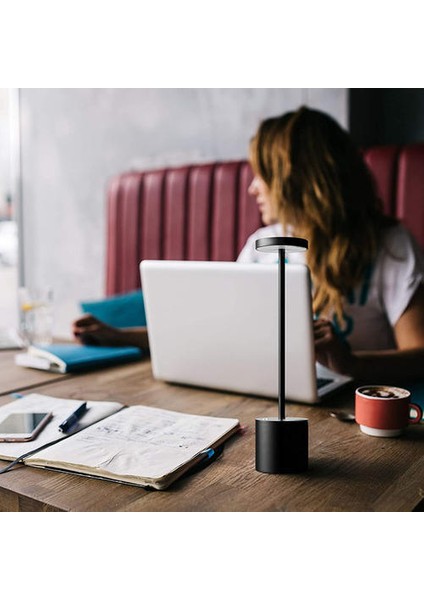 6W LED Üç Vedi Yönlendirme Siyah Tüm Alüminyum Lamba Gövde Touch Akıllı Ayarlanabilir Parlaklık Masa Lambası (Yurt Dışından) modelleri