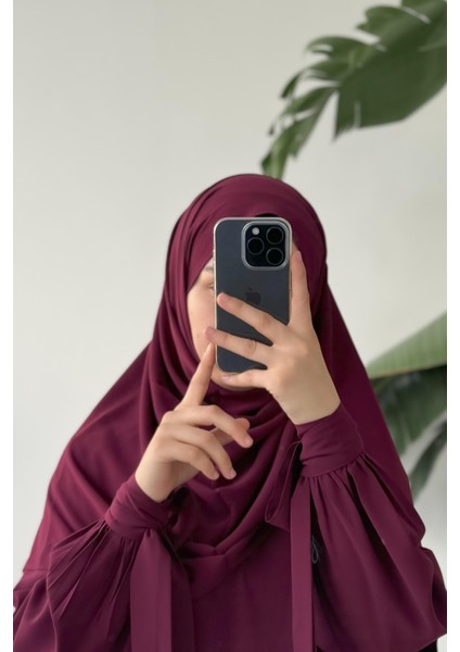 M. Ipeği Şal - Vişne