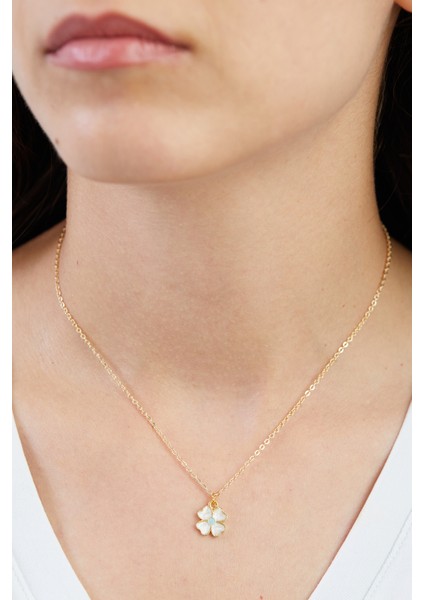 Sedef Görünümlü Yonca Model Gold Kolye modelleri