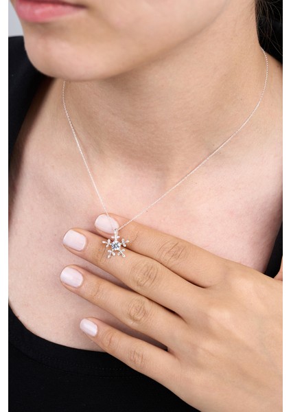 925 Ayar Gümüş Zirkon Taşlı Kar Tanesi Kolye indirimleri