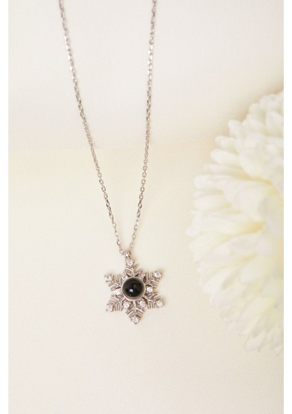 925 Ayar Gümüş 100 Dilde Seni Seviyorum Yazılı Kar Tanesi Kolye