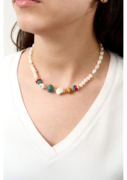 Kadın Renkli Taşlı Kolye