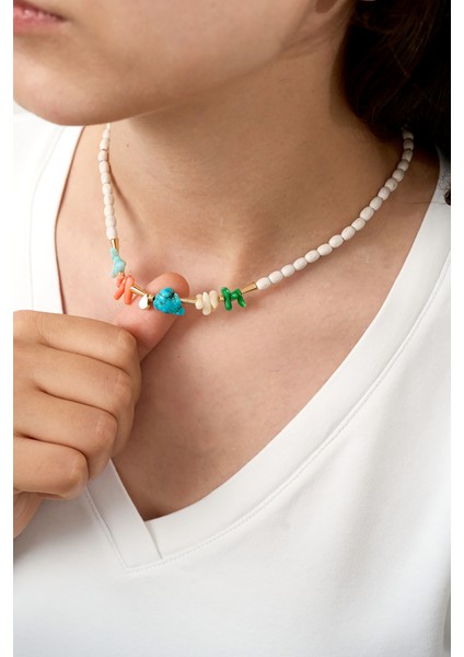 Kadın Renkli Taşlı Kolye