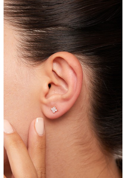 925 Ayar Gümüş Minimal Rose Kaplama Küpe fırsatları